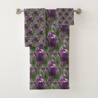 Motif de la nature des fleurs de tulipe violet  