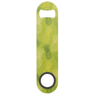 Motif d'ensemble d'ananas sur le vert
