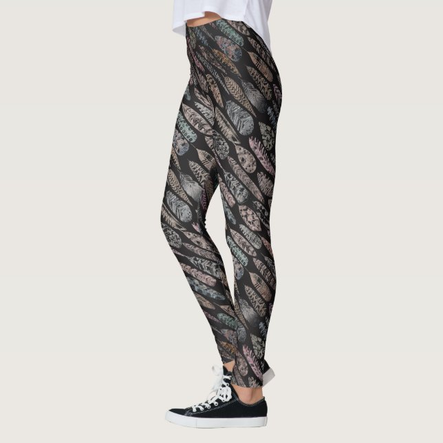 Motif en plumes de tonus foncé sur Legging imprimé (Gauche)
