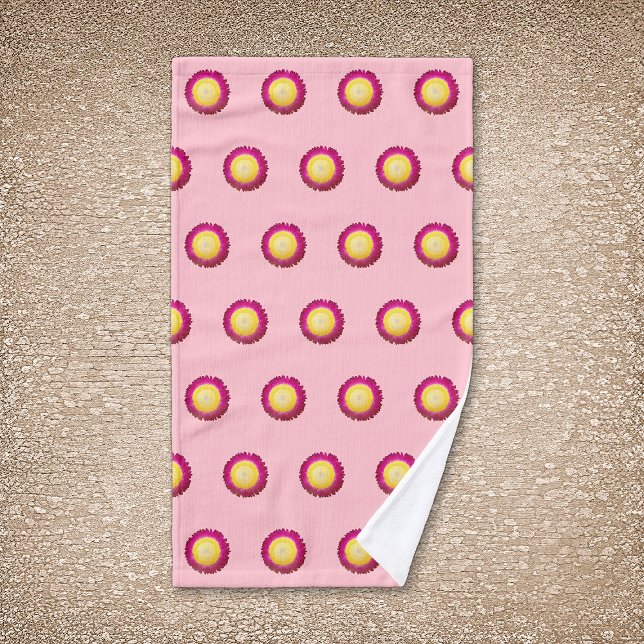 Motif sans couture sur la serviette main (Everlasting flower seamless pattern on pink hand towel)