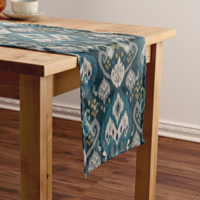 Motifs African boho paisley Floral Ikat pattern Short Table Runner (In Situ)