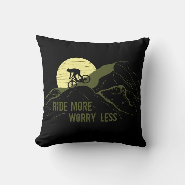 Motivational cycling quotes throw pillow (Front)