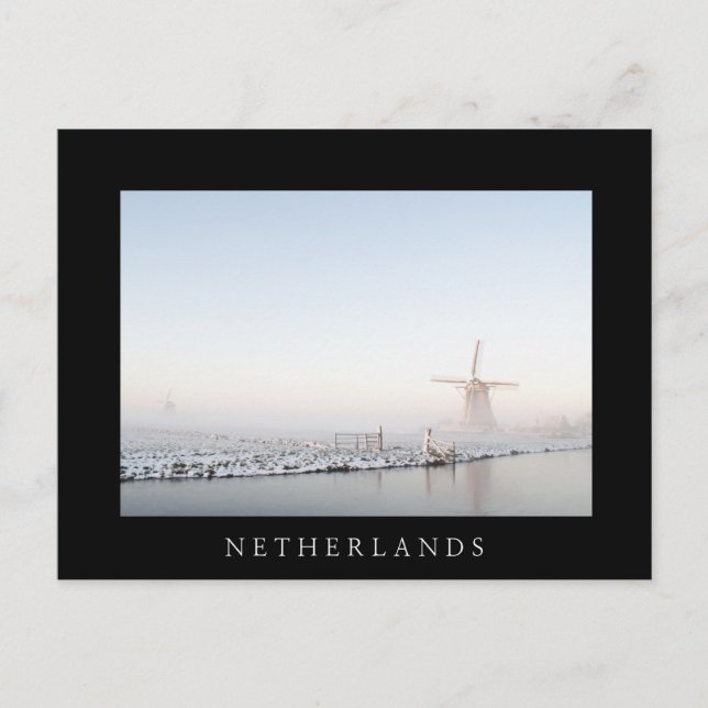 Moulin à vent dans la neige en hiver noir carte po (Devant)