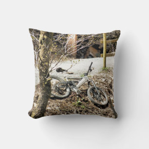MOUNTAIN BIKING THROW PILLOW