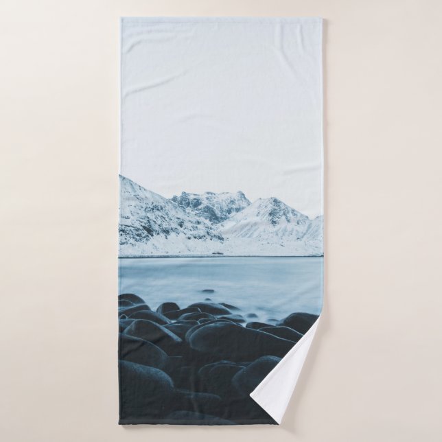 MOUNTAIN COVER WITH SNOW PHOTOGRAPHY BATH TOWEL (Bath Towel)
