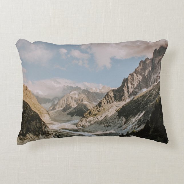 MOUNTAIN RANGES ACCENT PILLOW (Front)