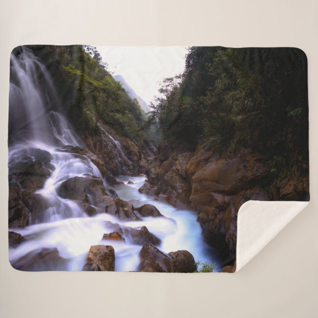 MOUNTAIN STREAM SHERPA BLANKET (Front (Horizontal))