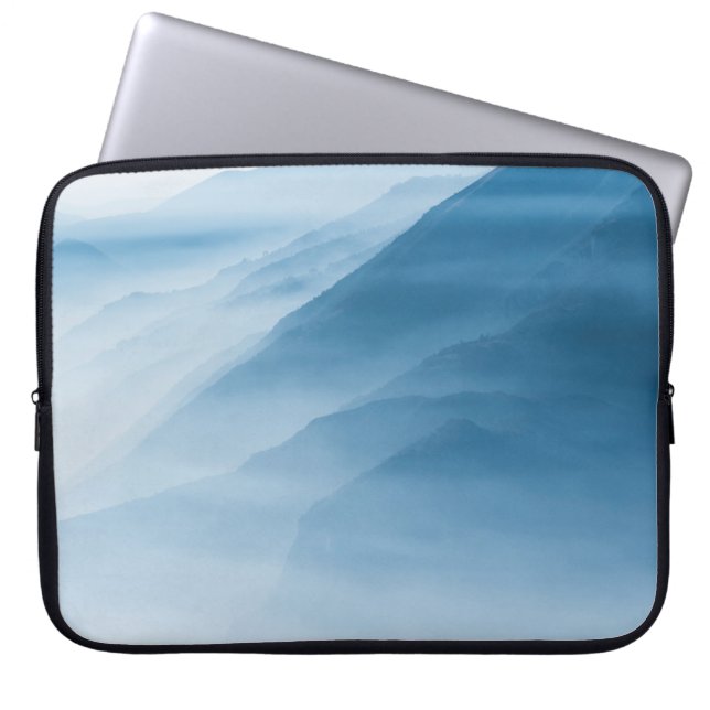 MOUNTAINS LAPTOP SLEEVE (Front)