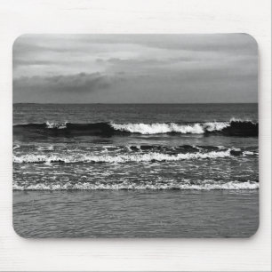 Mouse pad with black and white photo of the ocean