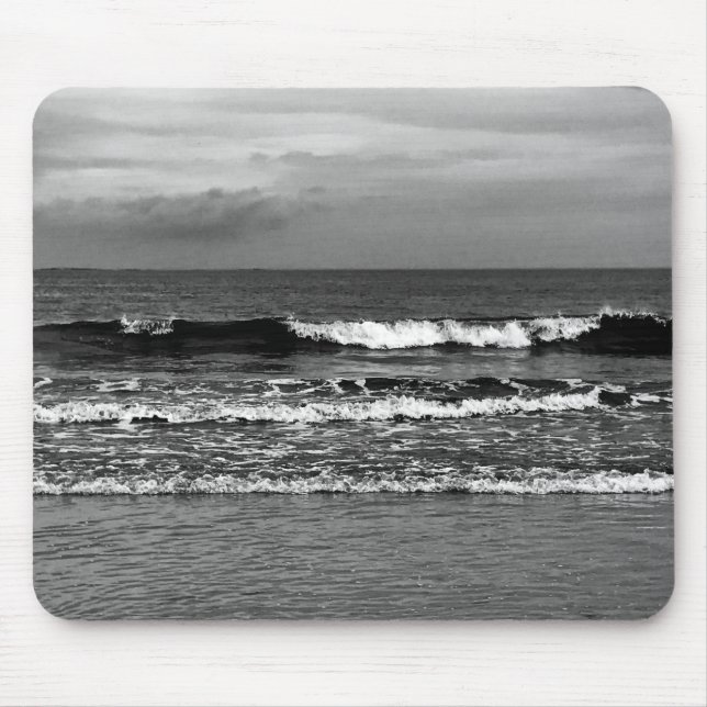 Mouse pad with black and white photo of the ocean (Front)