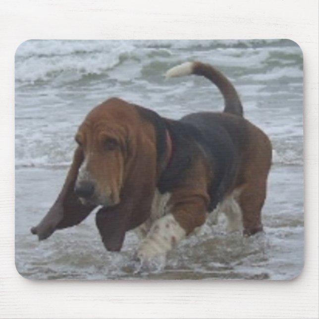 Mousepad Basset Hound By The Sea (Front)