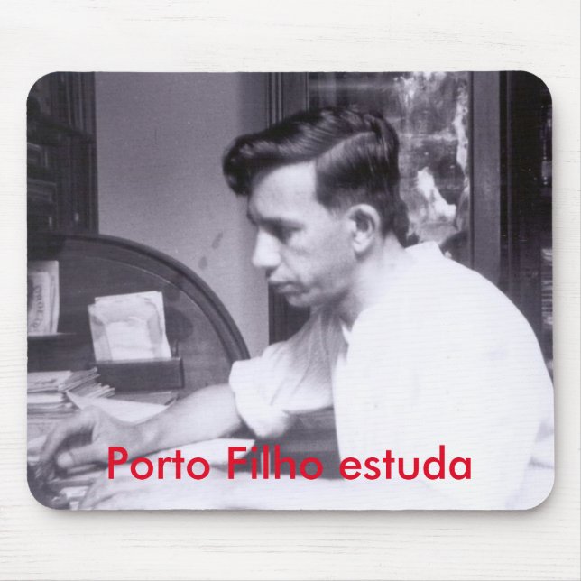 Mousepad shows somebody studying (Front)