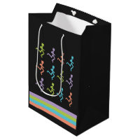 Coureurs colorés en train de courir un sac cadeau