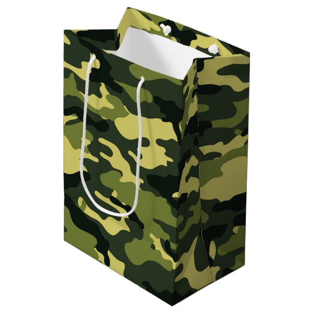 Moyen Sac cadeau de camouflage vert (Devant Angle)