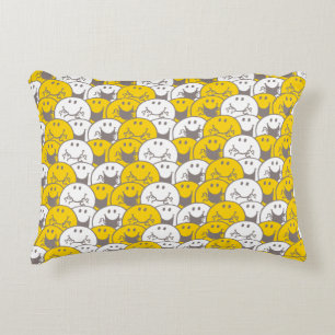 Mr Happy   Flashing Smiles Pattern Accent Pillow