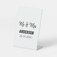 Mr & Mrs add family name date year wedding favour