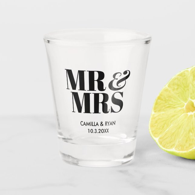 Mr & Mrs Personalized Wedding Favour Shot Glasses (Front)