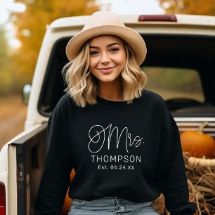 Mrs Calligraphy Monogram Newlywed Bride Sweatshirt