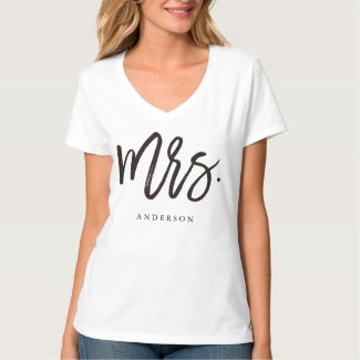 Mrs. calligraphy personalized T-Shirt
