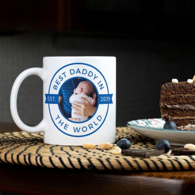 Mug 1ère Fête des pères Meilleur papa de l'année bleue (Easily personalize this Best Daddy in the World First Father's Day 2 photo mug for a special gift)