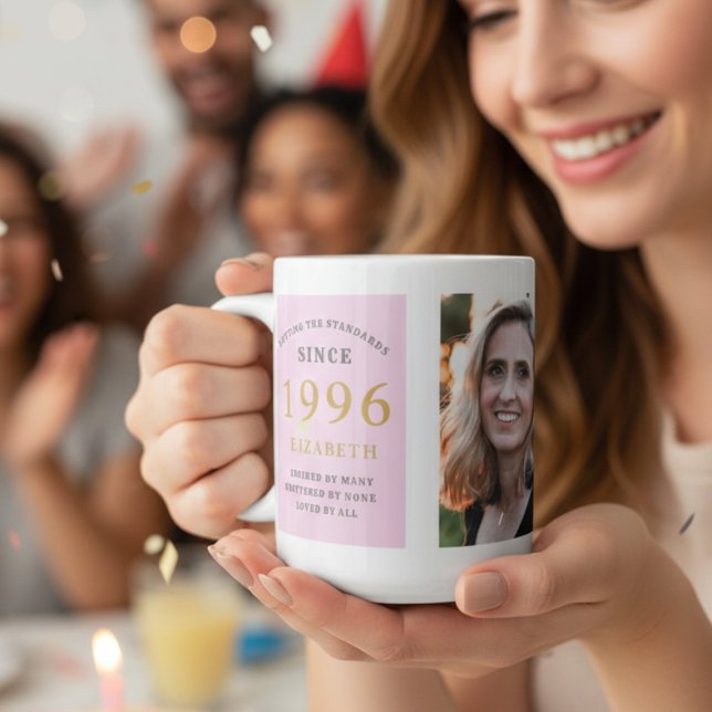 Mug 30th Birthday 1995 Pink Grey Ajouter un nom Photo  (Large custom 1996 pink mug with blurred background.)