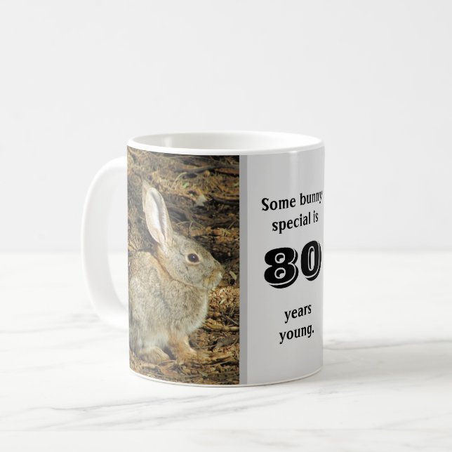 Mug 80 ans jeune mignonne lapin Photo 80e anniversaire (Devant gauche)