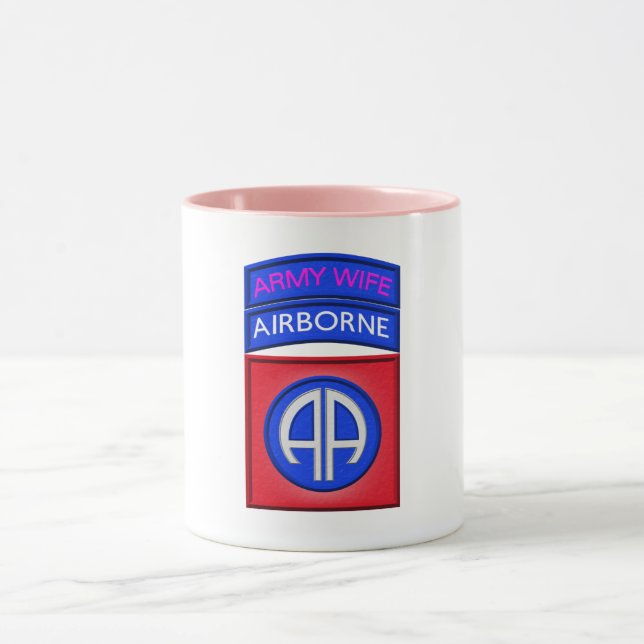Mug 82e division aéroportée "Parachutiste épouse" (Centre)