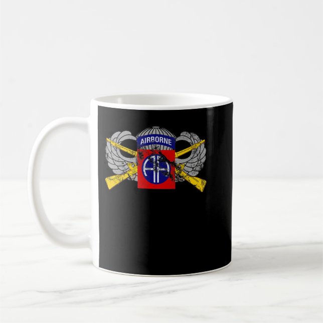 Mug 82e escadre parachutiste et fusils d'infanterie aé (Gauche)