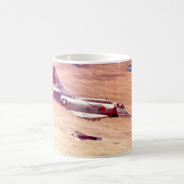 MUG A-4M SKYHAWK II (Centre)