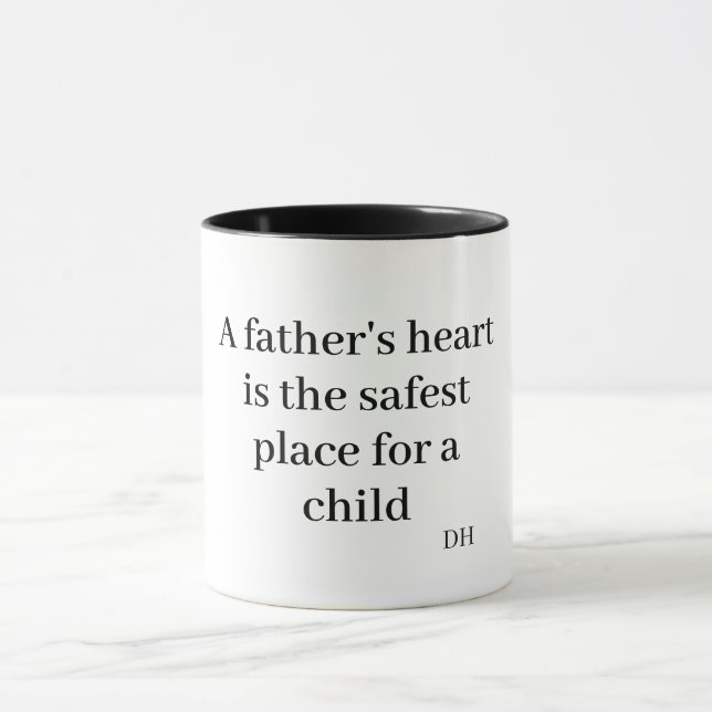 Mug A father's heart is the safest place for a child (Centre)