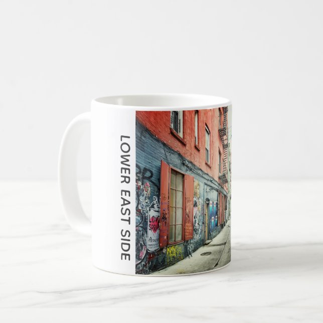 Mug Abaissez le graffiti de côté est, New York City (Devant gauche)