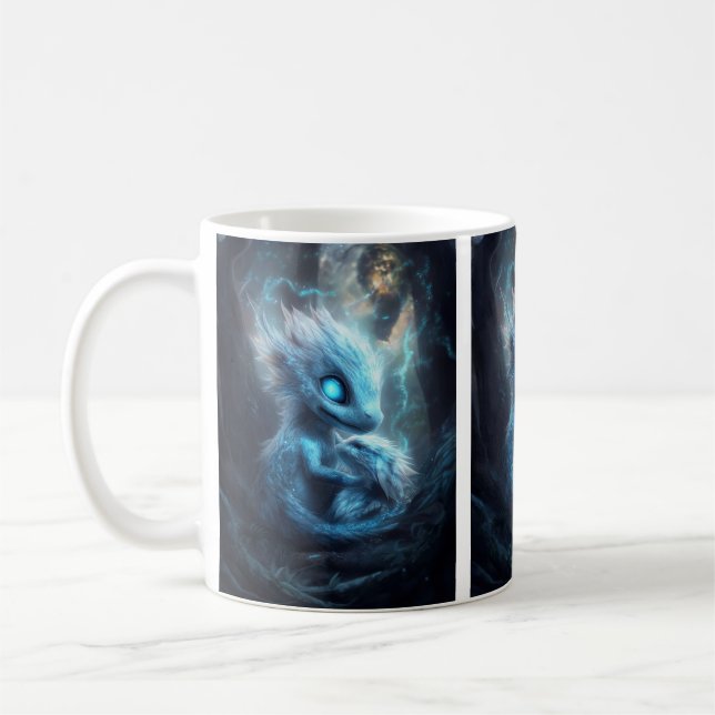 Mug Adorable Bébé Dragon dans une Forêt Enchantée (Gauche)
