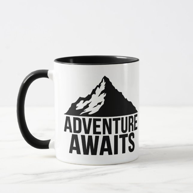 Mug Adventure Awaits Mountain Hiking Design (Gauche)