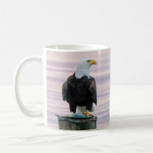 Mug Aigle chauve avec du poisson sur le quai - "Marge 