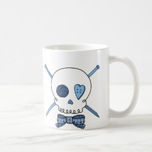 Mug Aiguilles de crâne et de tricot (bleues)