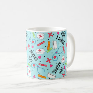 Mug Aimez un bleu de turquoise d'art d'infirmière avec