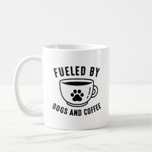 Mug Alimenté Par Des Chiens Et Du Café