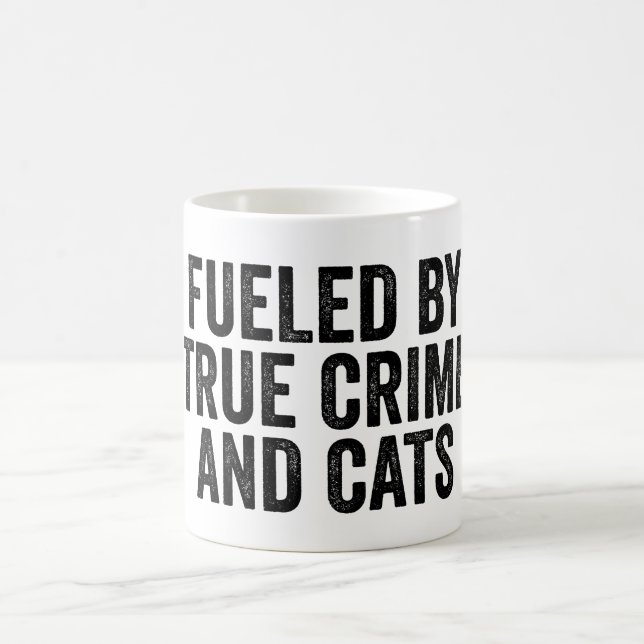 Mug Alimenté Par Un Véritable Crime Et Des Chats (Centre)