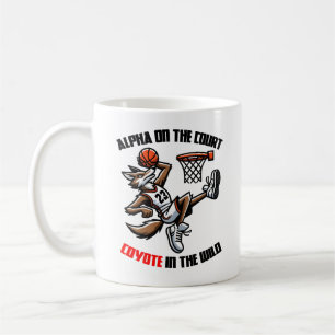 Mug Alpha sur le court Coyote dans la nature