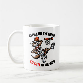 Mug Alpha sur le court Coyote dans la nature
