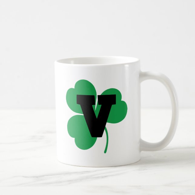 Mug Alphabet de la lettre V de St Patrick (Droite)