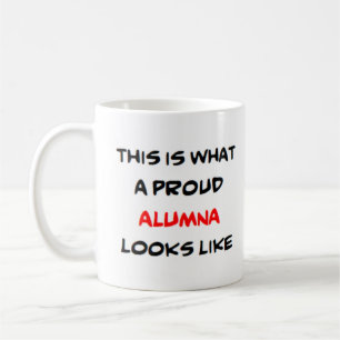 Mug alumna, fière
