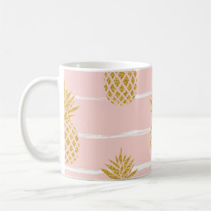 Mug Ananas en or, Arrière - plan d'été rayé.