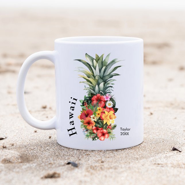 Mug Ananas Tropical Hawaii avec fleurs, Nom de famille (Créateur téléchargé)
