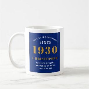 Mug Anniversaire personnalisé 1930 Nom d'or bleu éléga