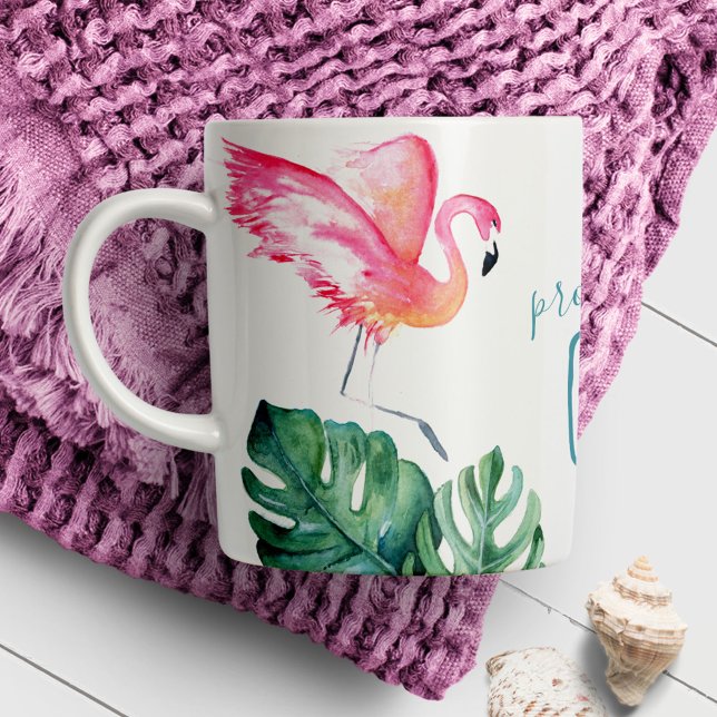 Mug Aquarelle Flamant rose rose tropicale (Coffee mug features a watercolor pink flamingo and palm leaves art Victoria Grigaliunas DoTellABelle)