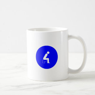 Mug Assis sur les toilettes