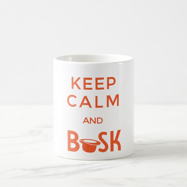 Mug Attaquez gardent le calme et jouent de la musique (Centre)