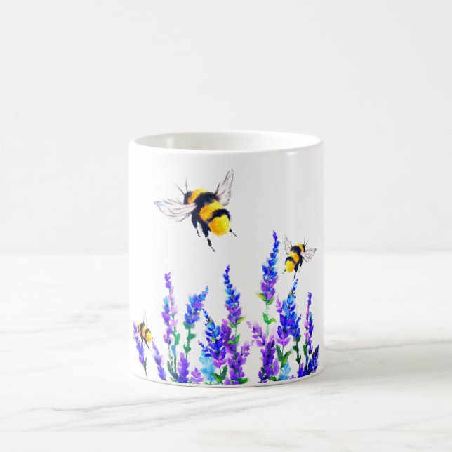 Mug avec les fleurs de printemps et les abeilles v (Centre)
