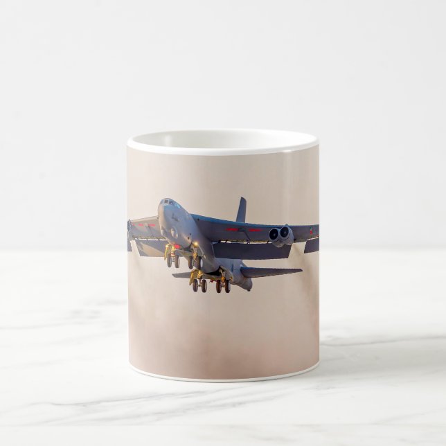 MUG B-52H STRATOFORTRESS (Centre)